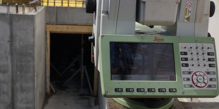 Black and Gray Minimalist Tablet Mockup Instagram Post (500 x 338 px) (1000 x 500 px) (1)